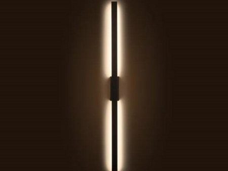 Aura Bar LED Wall Light 24w 3000k 5000k in Black For Sale